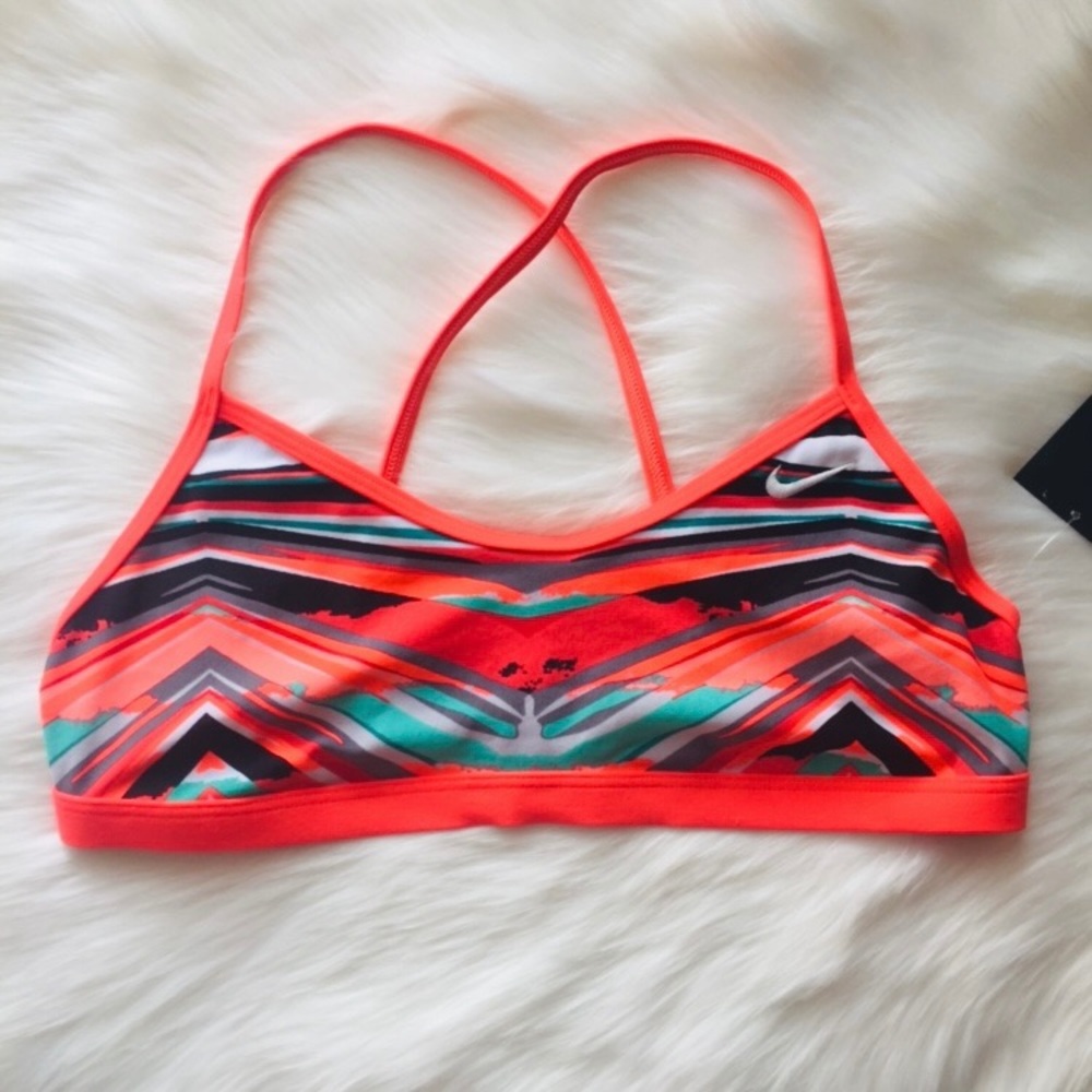 🌵NWT Nike bikini top
